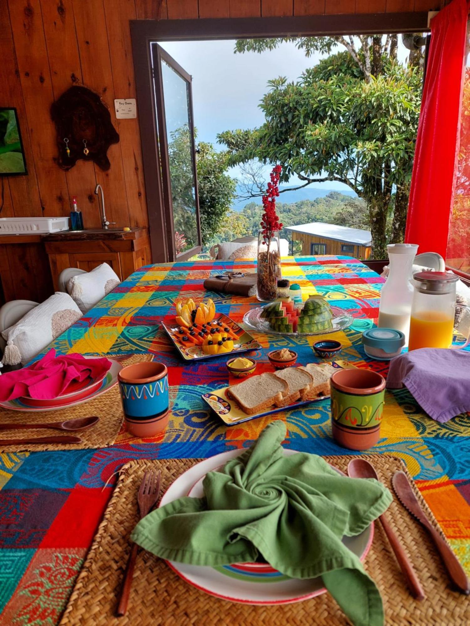 The At Reventazon River Mountain Ranch Bed & Breakfast